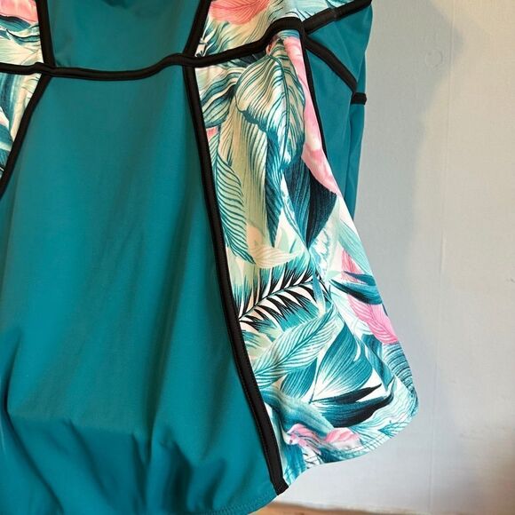 Torrid Slim Fix Underwire Piping One Piece Swimsuit 5 D/DD - Picture 12 of 13